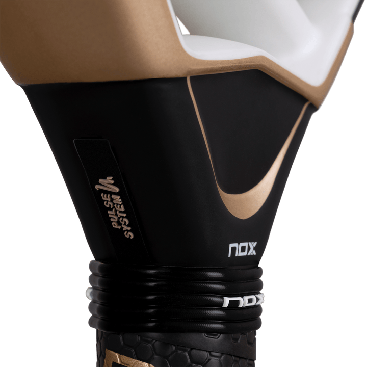 AT10 LUXURY GENIUS 18K ALUM 2026 - Tennis Boutique México