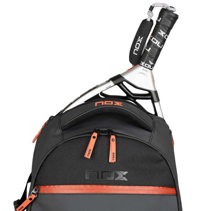 MOCHILA NOX OPEN SERIES BLACK/RED - Tennis Boutique México